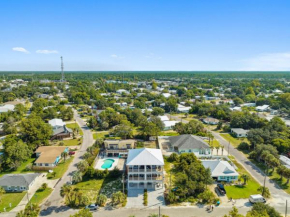 Grand Retreat II: 4BR, 5BA, sleeps 14 Private pool Your perfect escape!